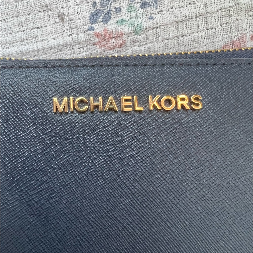NWT Michael Kors Jetset wallet in navy - Picture 5 of 13